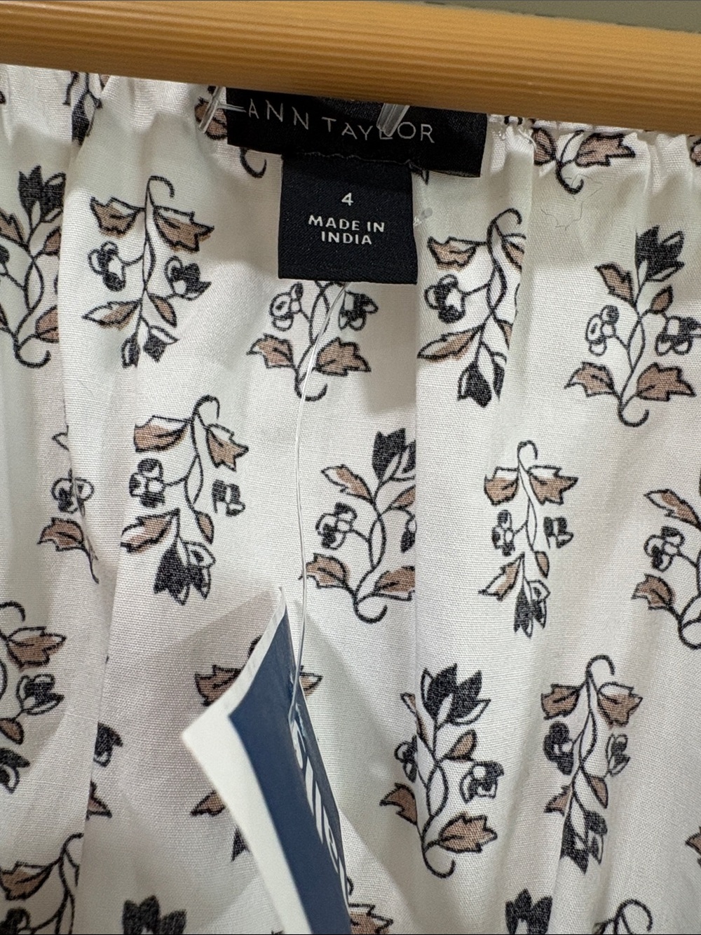 Ann Taylor Floral Smocked Puff Sleeve Midi Dress, Size 4, NWT - Picture 9 of 12